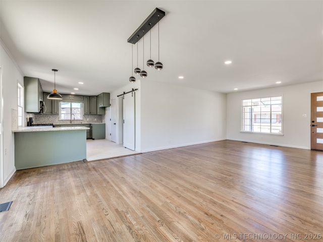 4628 S Urbana Avenue, Tulsa, OK 74135