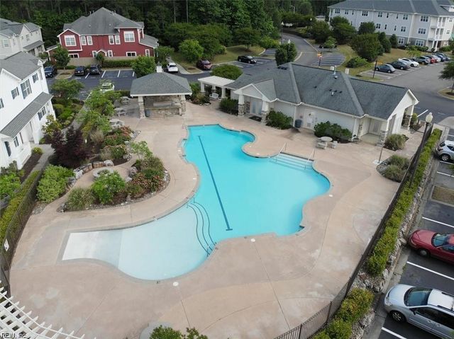 4309 Hillingdon Bnd Apt 303, Chesapeake, VA 23321