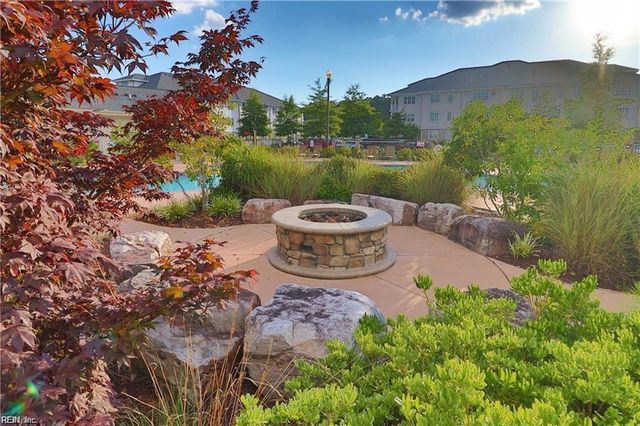 4309 Hillingdon Bnd Apt 303, Chesapeake, VA 23321