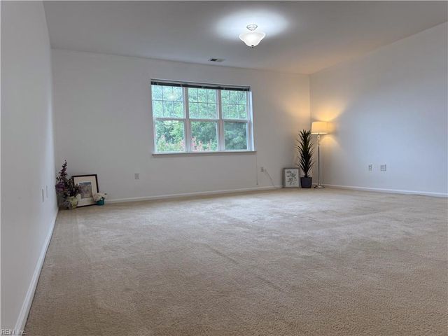 4309 Hillingdon Bnd Apt 303, Chesapeake, VA 23321