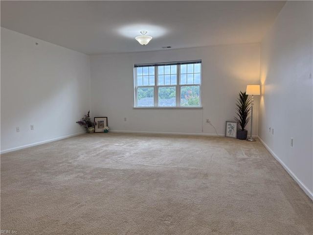 4309 Hillingdon Bnd Apt 303, Chesapeake, VA 23321