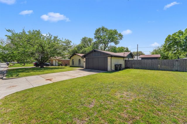 7440 Beckwood Drive, Fort Worth, TX 76112