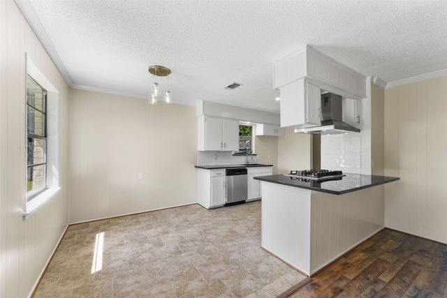 7440 Beckwood Drive, Fort Worth, TX 76112