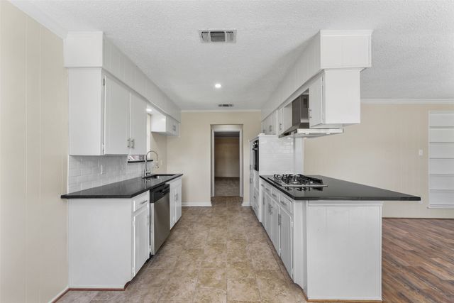 7440 Beckwood Drive, Fort Worth, TX 76112