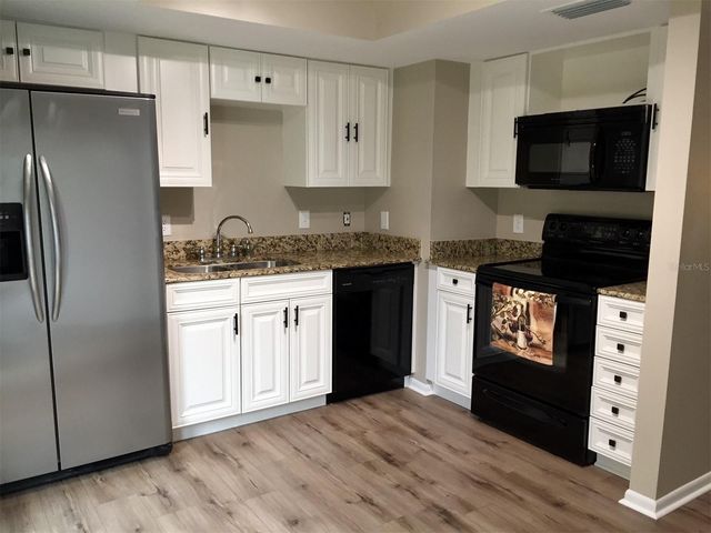 305 S WESTLAND AVENUE B, Tampa, FL 33606