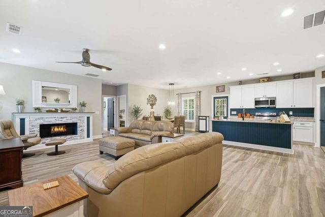 221 Windsor Way, Jasper, GA 30143