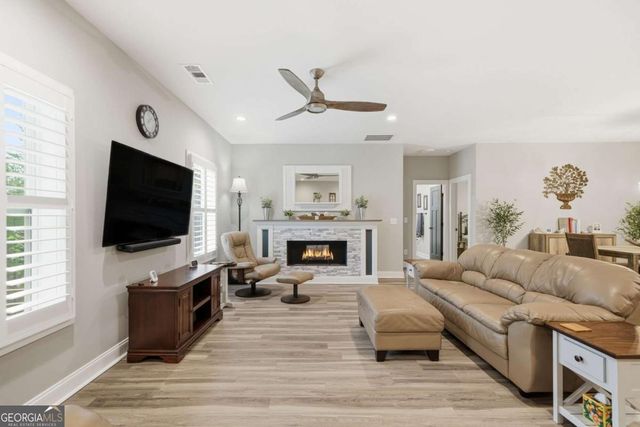 221 Windsor Way, Jasper, GA 30143