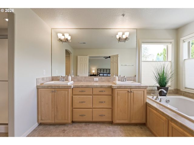 5300 Nw 134TH Ave, Portland, OR 97229