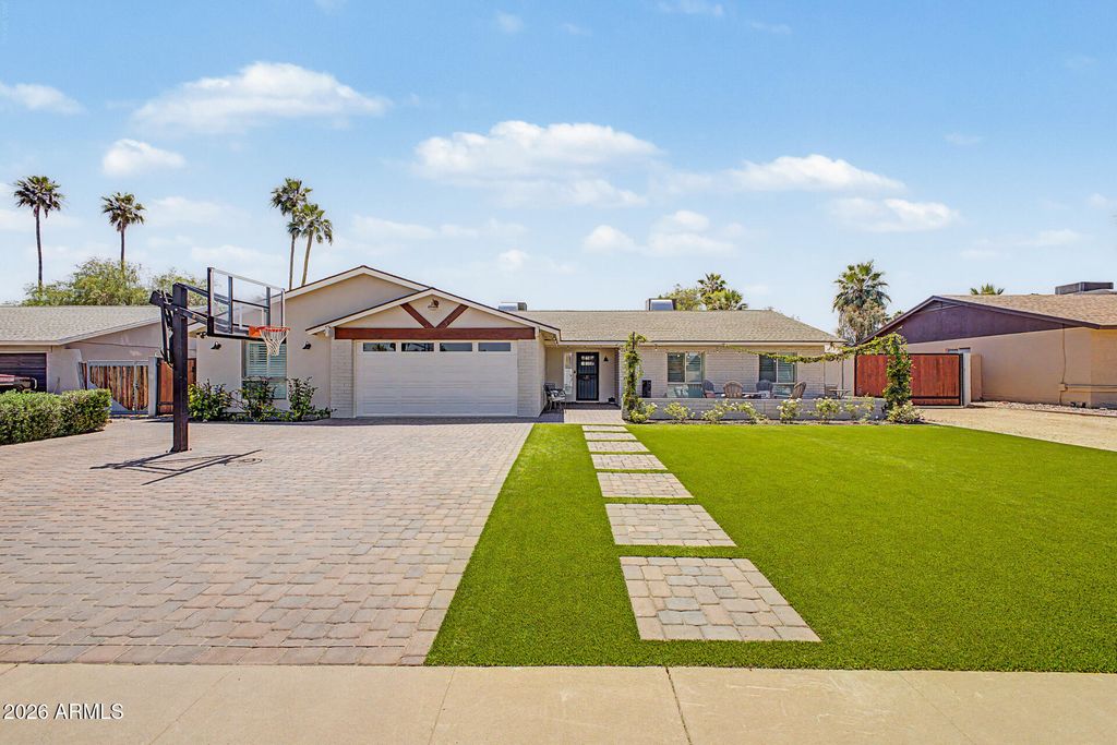 Image 1 of property listing at 2631 E DESERT COVE Avenue, Phoenix, AZ 85028