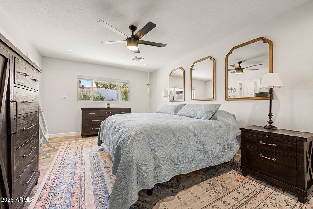 Image 18 of property listing at 2631 E DESERT COVE Avenue, Phoenix, AZ 85028