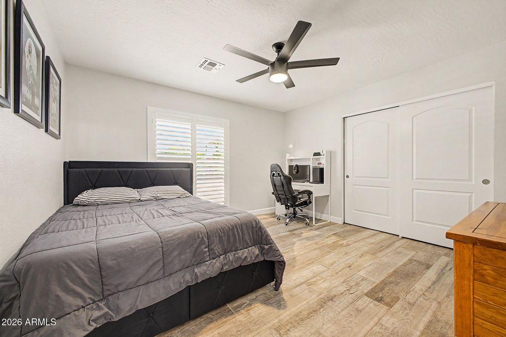 Image 23 of property listing at 2631 E DESERT COVE Avenue, Phoenix, AZ 85028