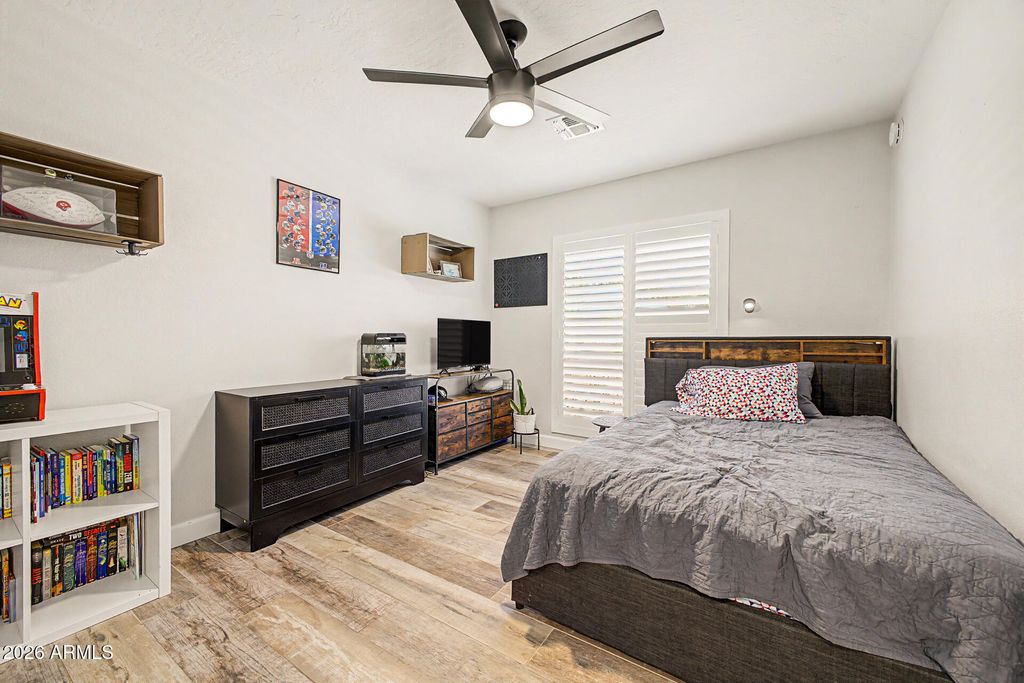 Image 25 of property listing at 2631 E DESERT COVE Avenue, Phoenix, AZ 85028