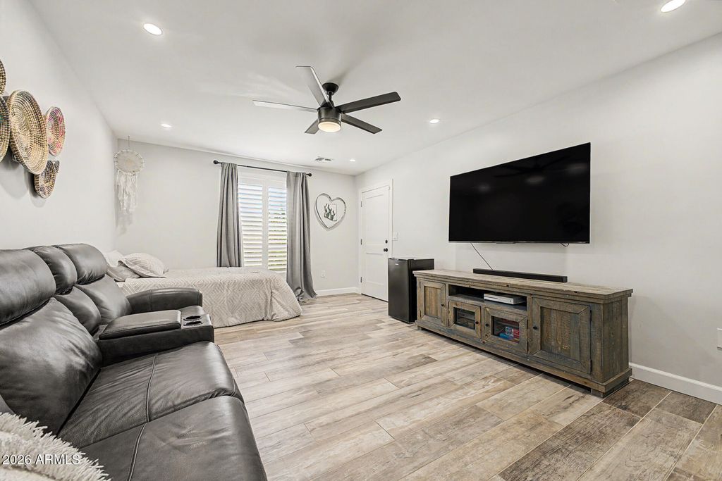 Image 29 of property listing at 2631 E DESERT COVE Avenue, Phoenix, AZ 85028