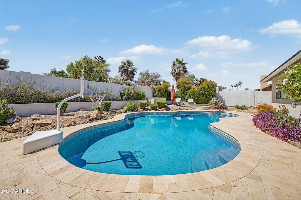 Image 33 of property listing at 2631 E DESERT COVE Avenue, Phoenix, AZ 85028