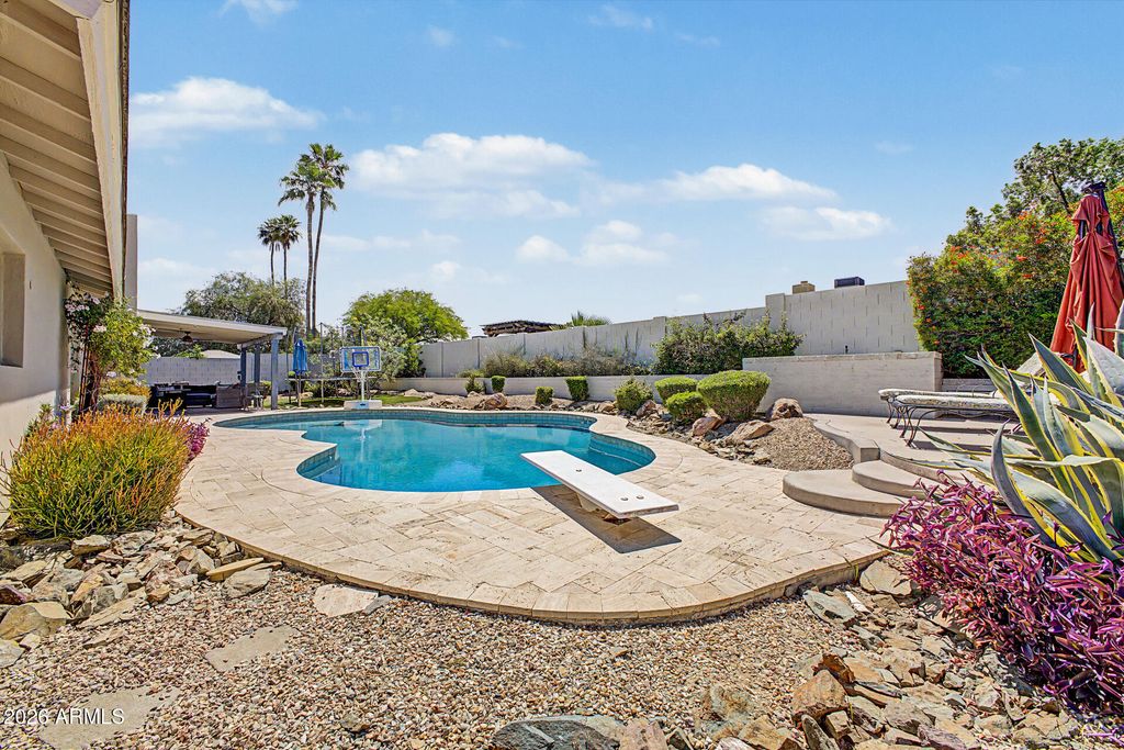 Image 34 of property listing at 2631 E DESERT COVE Avenue, Phoenix, AZ 85028