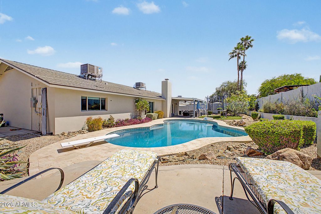 Image 36 of property listing at 2631 E DESERT COVE Avenue, Phoenix, AZ 85028