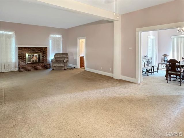 305 E Main Street, Washington, MO 63090