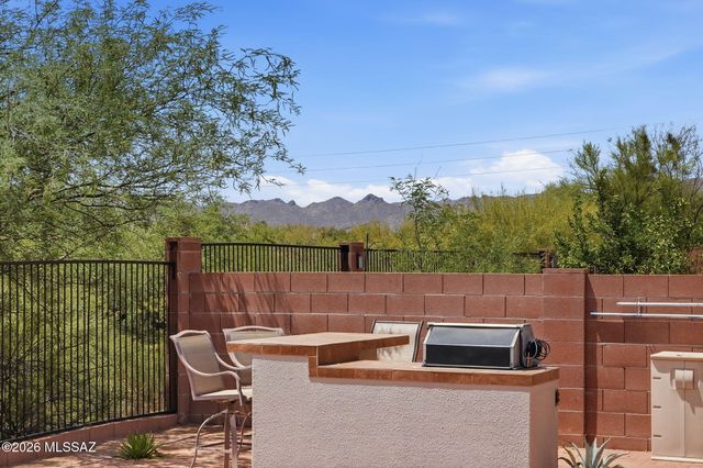 11911 N Prospect Point Place, Oro Valley, AZ 85737