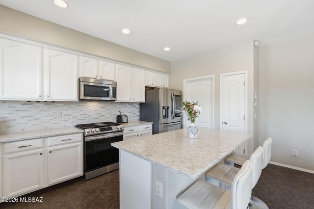 11911 N Prospect Point Place, Oro Valley, AZ 85737