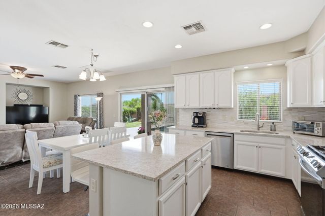 11911 N Prospect Point Place, Oro Valley, AZ 85737