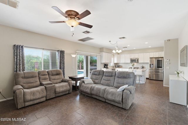 11911 N Prospect Point Place, Oro Valley, AZ 85737