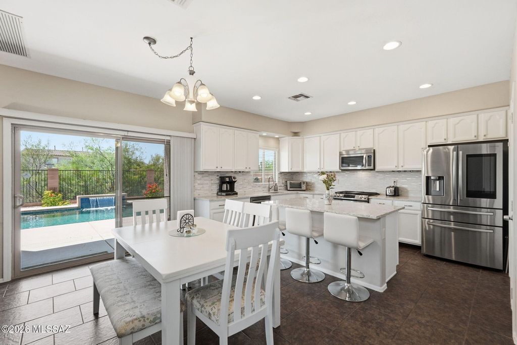 11911 N Prospect Point Place, Oro Valley, AZ 85737