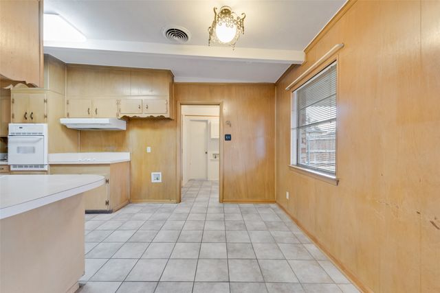 8504 Berend Court, Benbrook, TX 76116