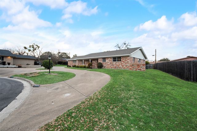 8504 Berend Court, Benbrook, TX 76116