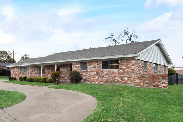 8504 Berend Court, Benbrook, TX 76116