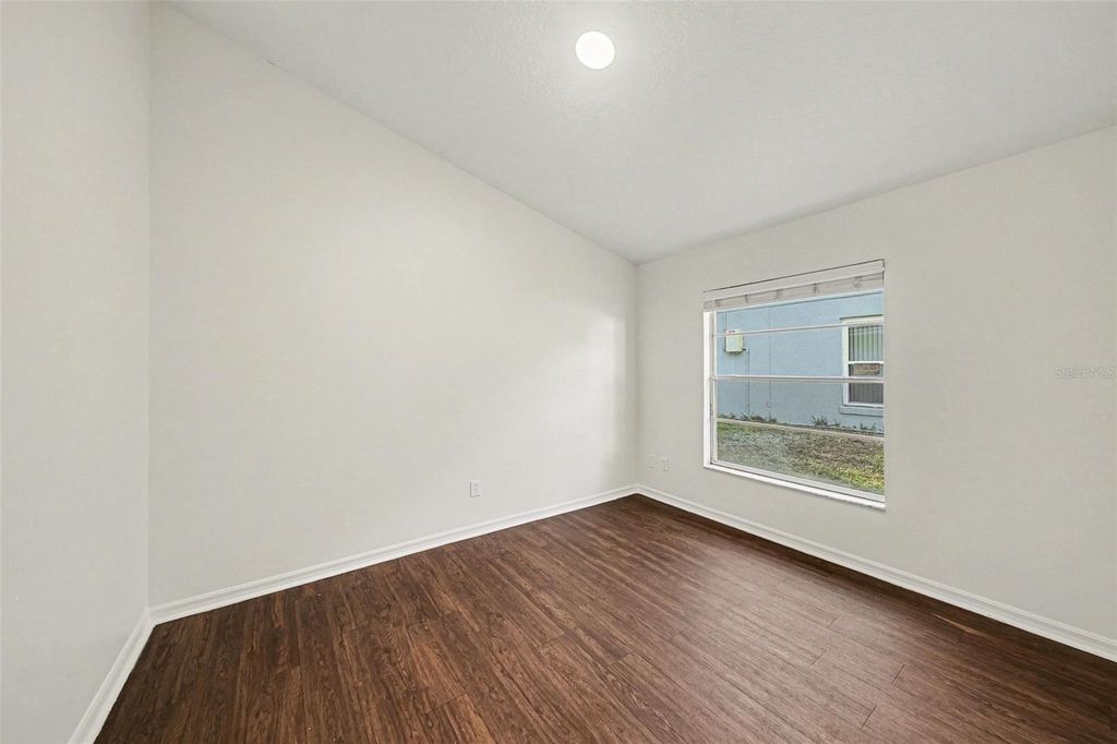 Image 12 of property listing at 321 STERLING LAKE DRIVE, Ocoee, FL 34761