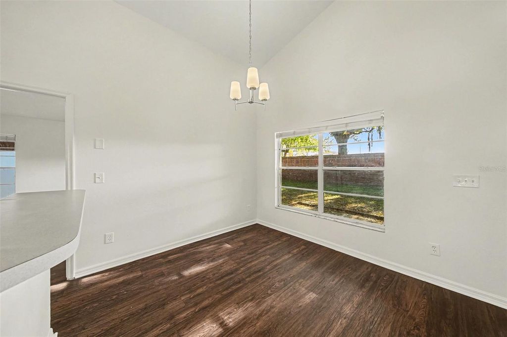 Image 14 of property listing at 321 STERLING LAKE DRIVE, Ocoee, FL 34761