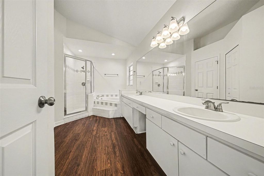 Image 18 of property listing at 321 STERLING LAKE DRIVE, Ocoee, FL 34761