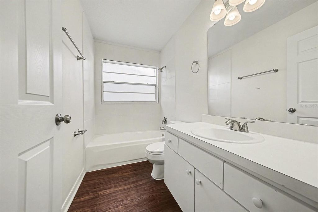 Image 19 of property listing at 321 STERLING LAKE DRIVE, Ocoee, FL 34761