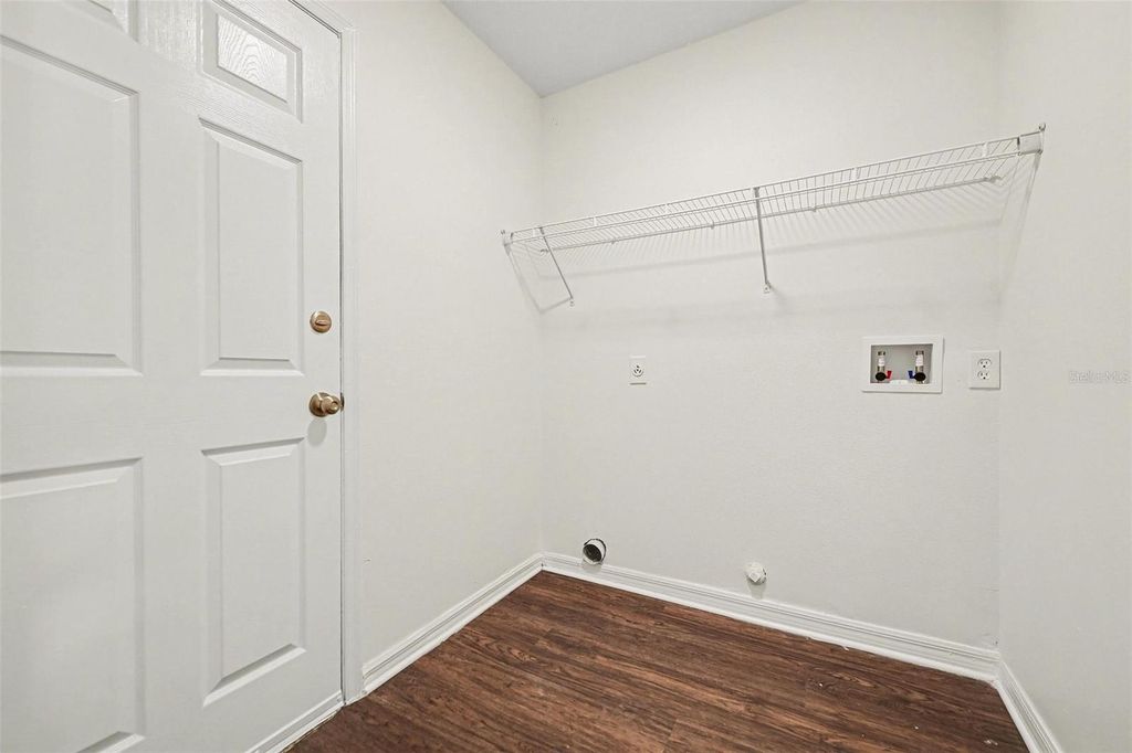 Image 20 of property listing at 321 STERLING LAKE DRIVE, Ocoee, FL 34761