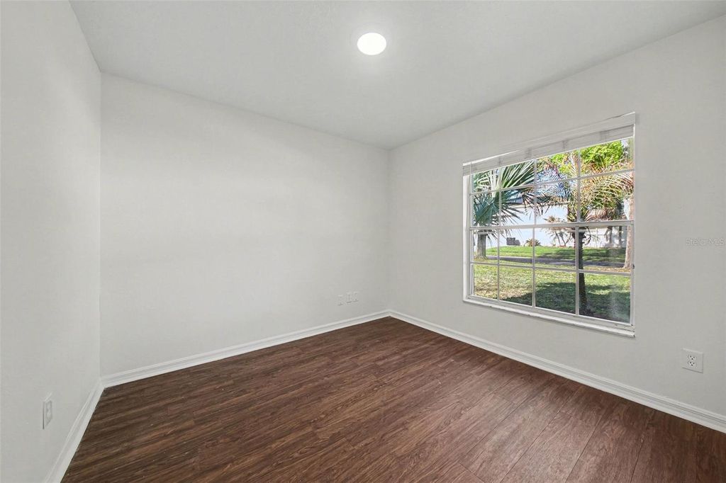 Image 10 of property listing at 321 STERLING LAKE DRIVE, Ocoee, FL 34761