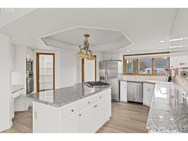 13187 Nw BURTON St, Portland, OR 97229