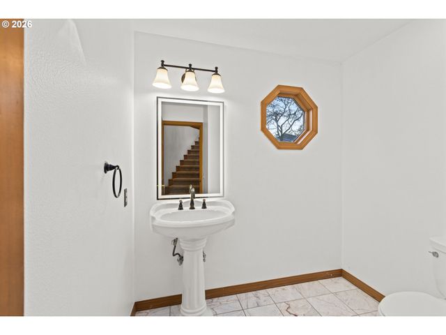 13187 Nw BURTON St, Portland, OR 97229