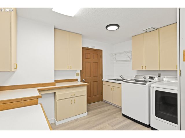 13187 Nw BURTON St, Portland, OR 97229