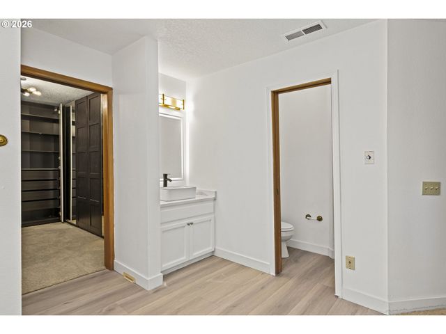 13187 Nw BURTON St, Portland, OR 97229