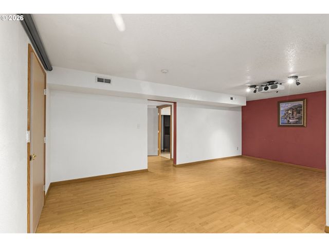 13187 Nw BURTON St, Portland, OR 97229