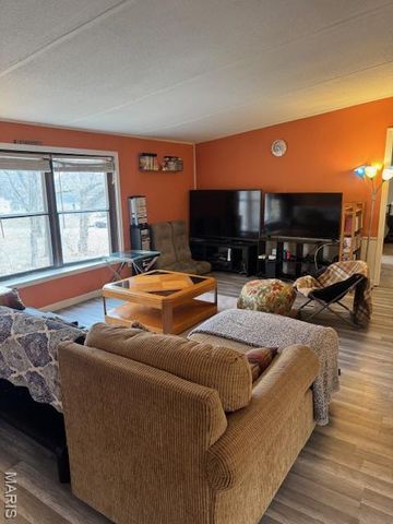 1705 Little Brennan Road, High Ridge, MO 63049