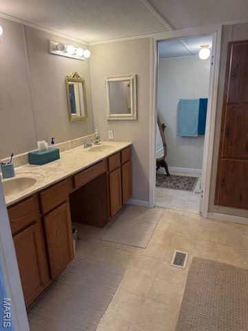 1705 Little Brennan Road, High Ridge, MO 63049