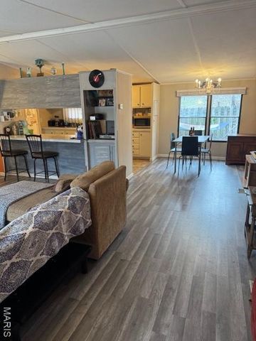 1705 Little Brennan Road, High Ridge, MO 63049