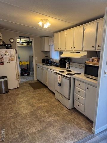 1705 Little Brennan Road, High Ridge, MO 63049