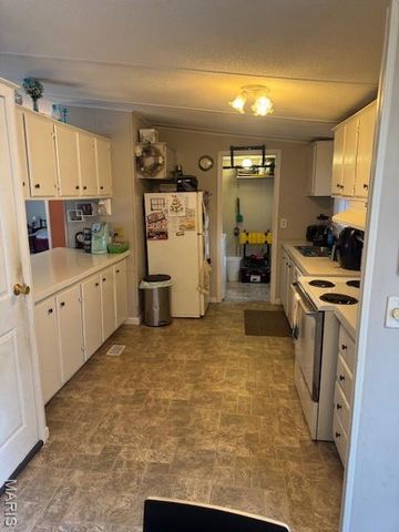 1705 Little Brennan Road, High Ridge, MO 63049