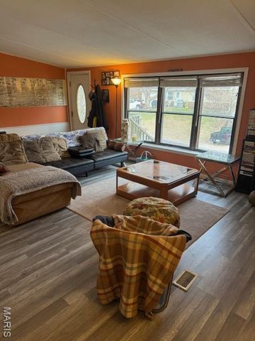 1705 Little Brennan Road, High Ridge, MO 63049