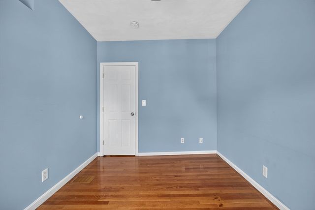 18 Henry St, Everett, MA 02149