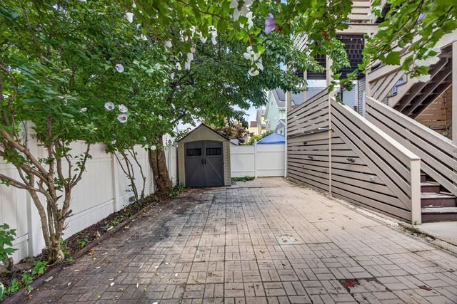 18 Henry St, Everett, MA 02149