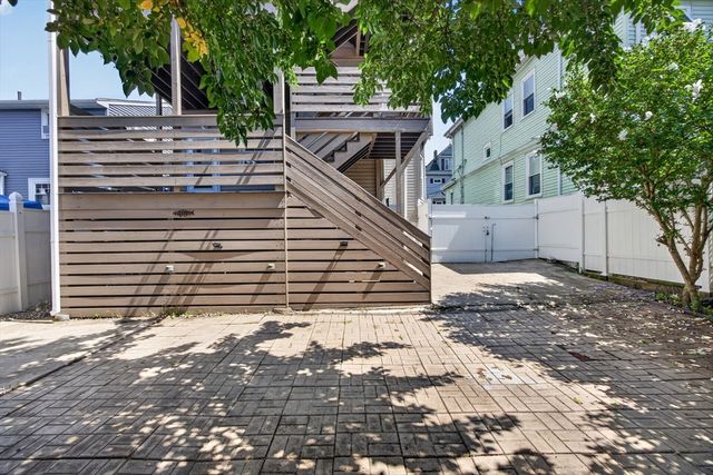 18 Henry St, Everett, MA 02149