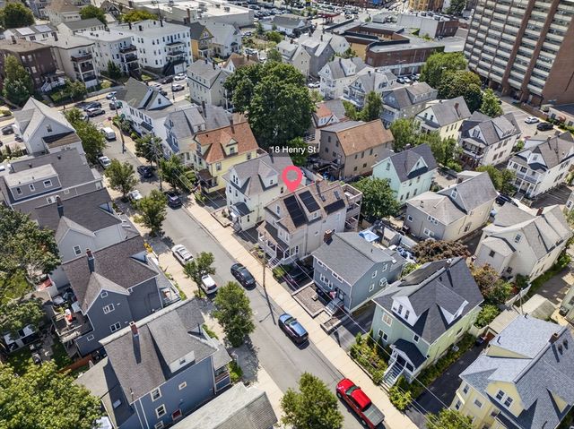 18 Henry St, Everett, MA 02149